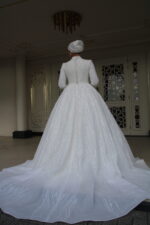 Prinsessen Trouwjurk met Hooggesloten Halslijn en Subtiele Glitters - Afbeelding 3