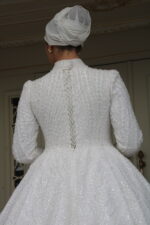 Prinsessen Trouwjurk met Hooggesloten Halslijn en Subtiele Glitters - Afbeelding 4